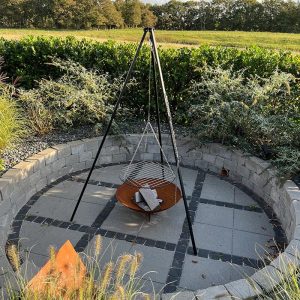 Trefod med rist til bålsted – Black Steel